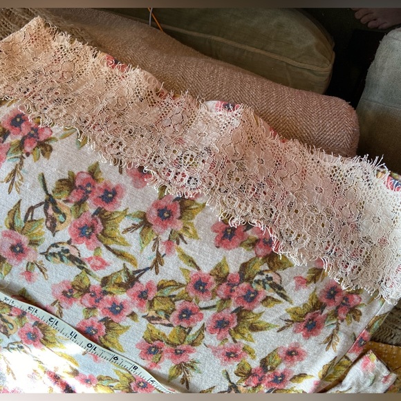 M/L flower blossom soft sweater with lace, ribbon closure. Worn interchangeably - Picture 6 of 11